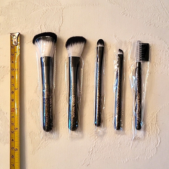 FLASH SALE! NEW Lord & Taylor 5-pc Makeup Brush Set, Black Sparkly Cosmetic Bag - Picture 4 of 9